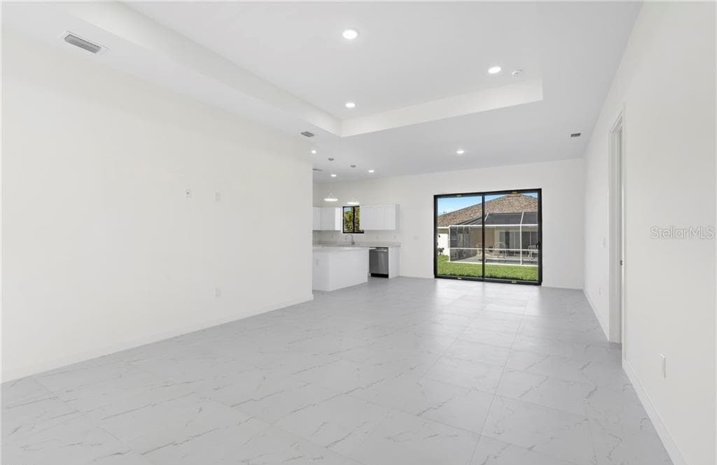 4233 JACARANDA PARKWAY W, CAPE CORAL, FL 33993 — zdjęcie 5