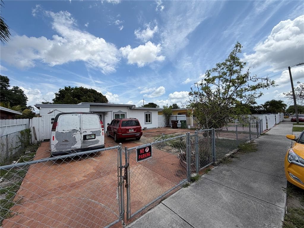 445 E 43RD STREET, HIALEAH, FL 33013 — zdjęcie 2