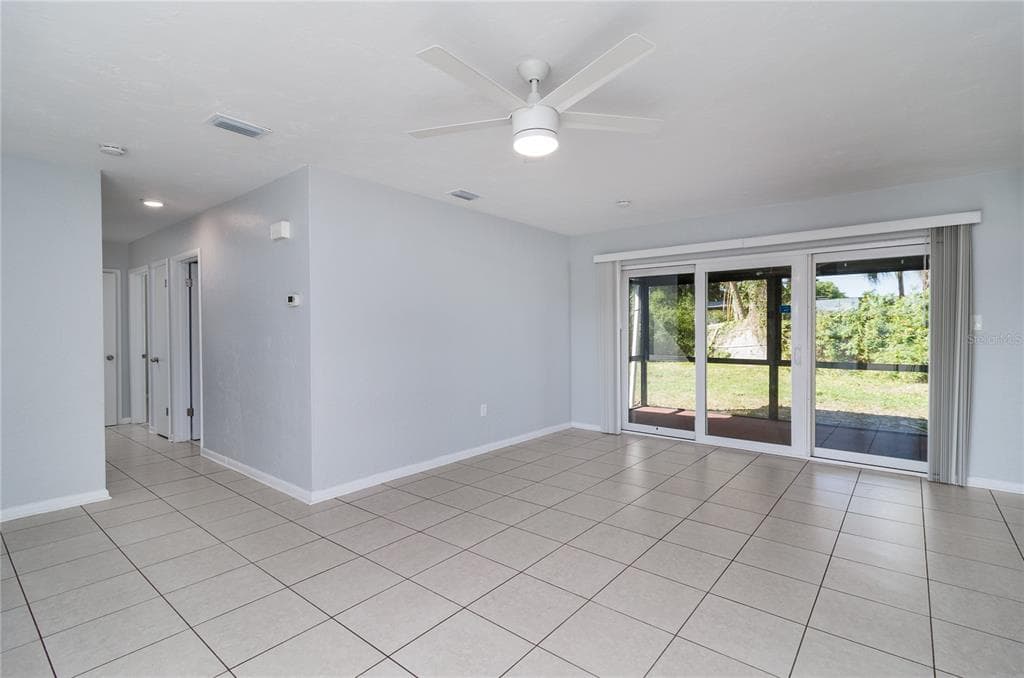 2159 FLOYD COURT, PORT CHARLOTTE, FL 33952 — zdjęcie 3