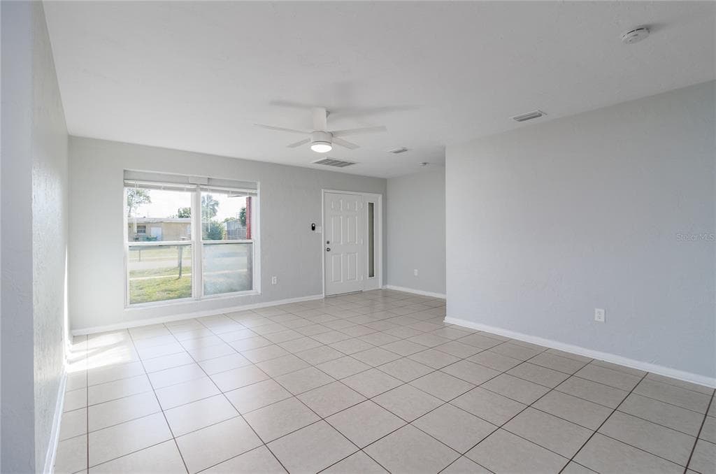 2159 FLOYD COURT, PORT CHARLOTTE, FL 33952 — zdjęcie 4