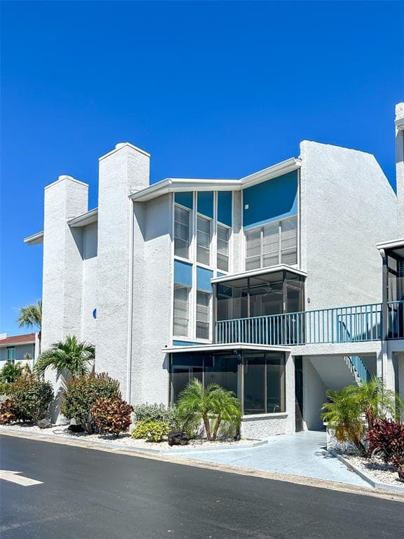 315 MEDALLION BOULEVARD # F, MADEIRA BEACH, FL 33708