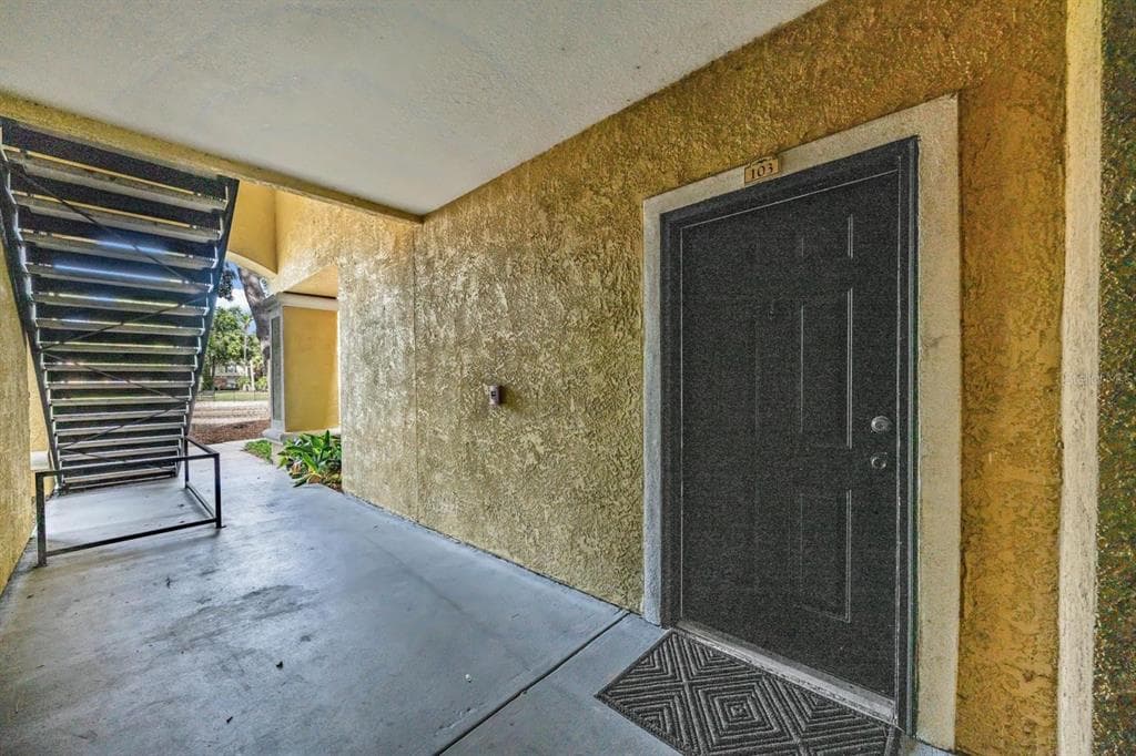 10103 COURTNEY OAKS CIRCLE # 103, TAMPA, FL 33619 — zdjęcie 3