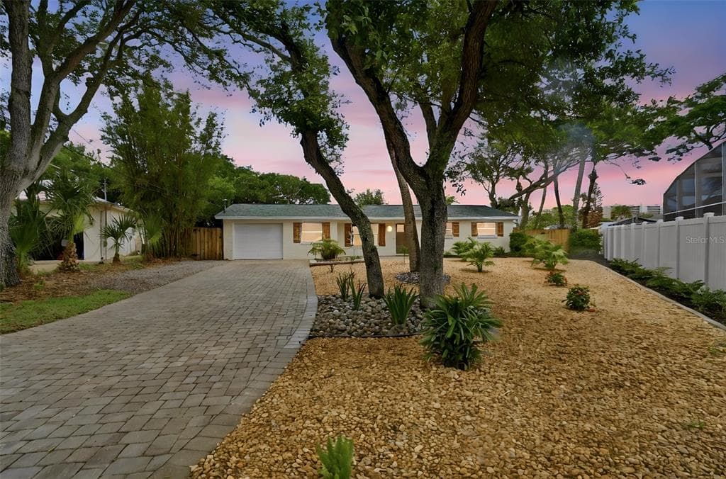 1 CARLEY CIRCLE, NEW SMYRNA BEACH, FL 32169