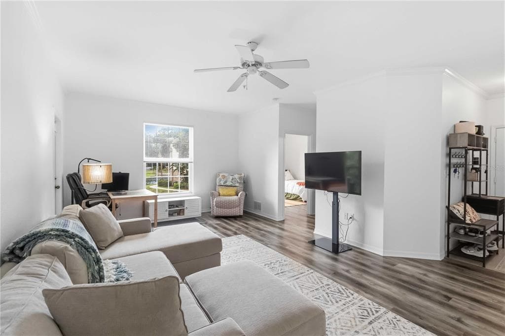 10201 COURTNEY PALMS BOULEVARD # 204, TAMPA, FL 33619 — zdjęcie 5