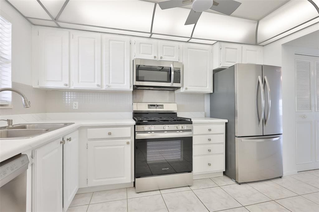 5980 SHORE BOULEVARD S # 907, GULFPORT, FL 33707 — zdjęcie 4