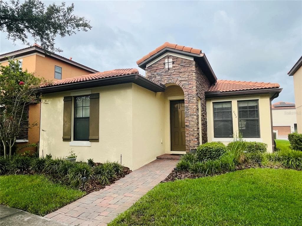 2002 FISHTAIL FERN WAY, OCOEE, FL 34761