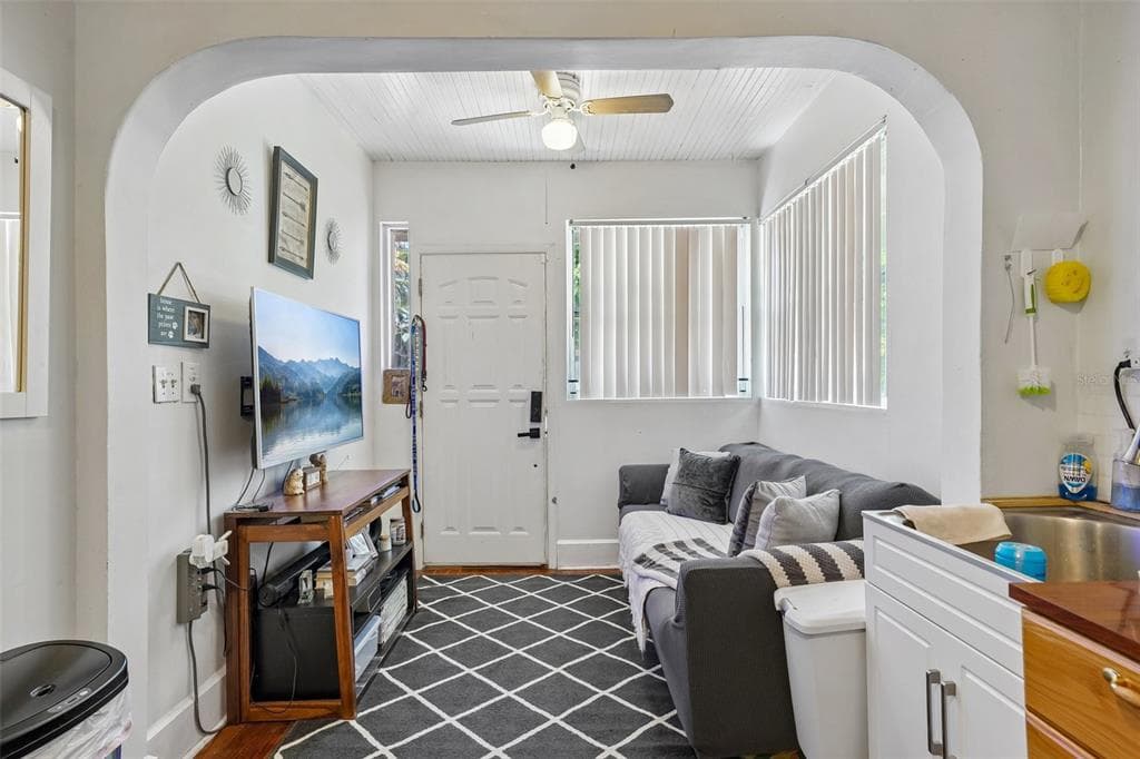 1028 8TH AVENUE S, ST PETERSBURG, FL 33705 — zdjęcie 5