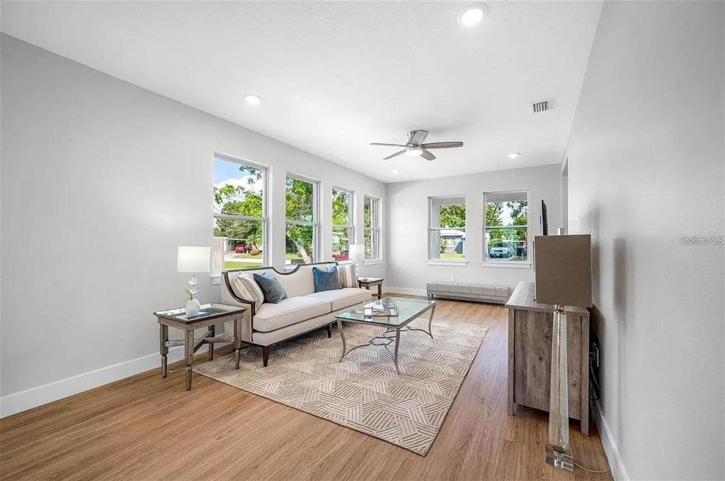 1516 59TH STREET N, ST PETERSBURG, FL 33710 — zdjęcie 4