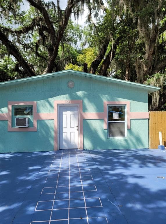 107 E CYPRESS STREET, KISSIMMEE, FL 34744 — zdjęcie 2