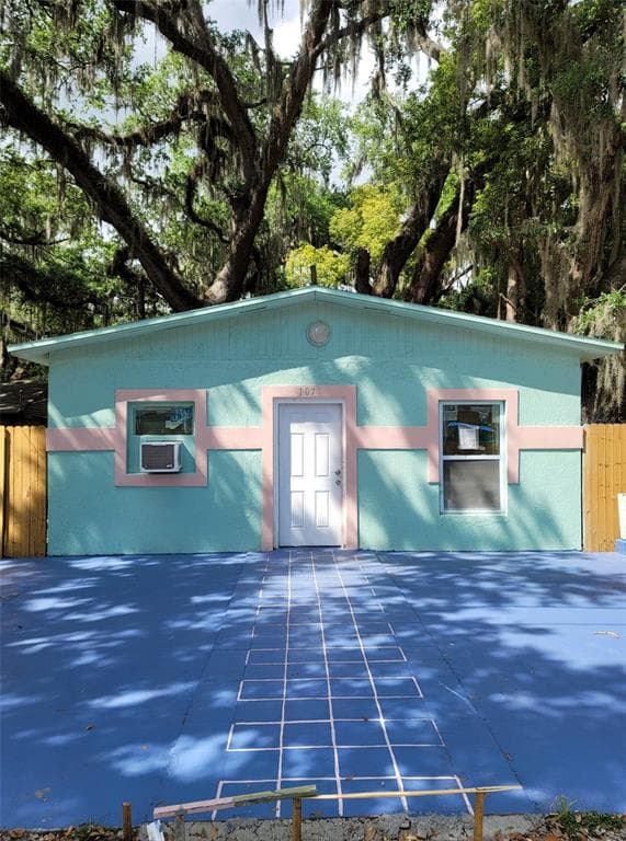 107 E CYPRESS STREET, KISSIMMEE, FL 34744
