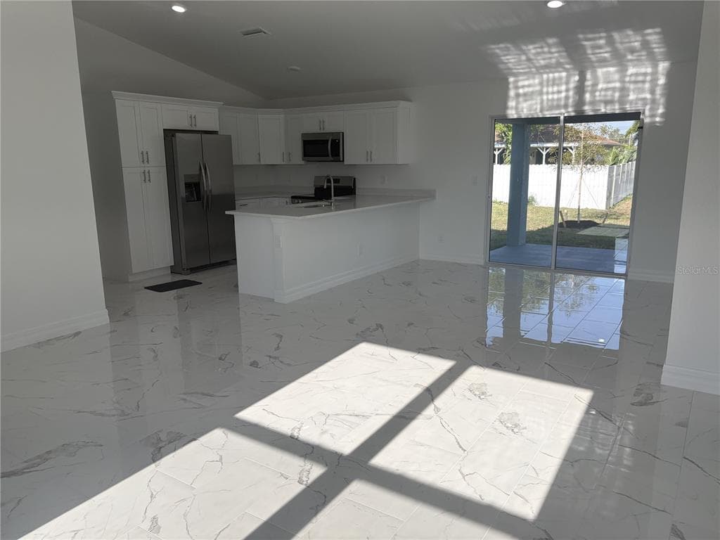 2810 NW 26TH PLACE, CAPE CORAL, FL 33993 — zdjęcie 4