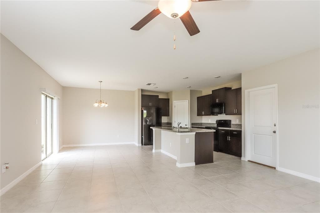 15519 WICKED STRONG STREET, SUN CITY CENTER, FL 33573 — zdjęcie 2