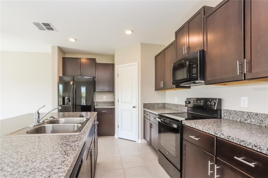 15519 WICKED STRONG STREET, SUN CITY CENTER, FL 33573 — zdjęcie 5