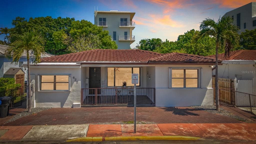 821 83RD ST, MIAMI BEACH, FL 33141