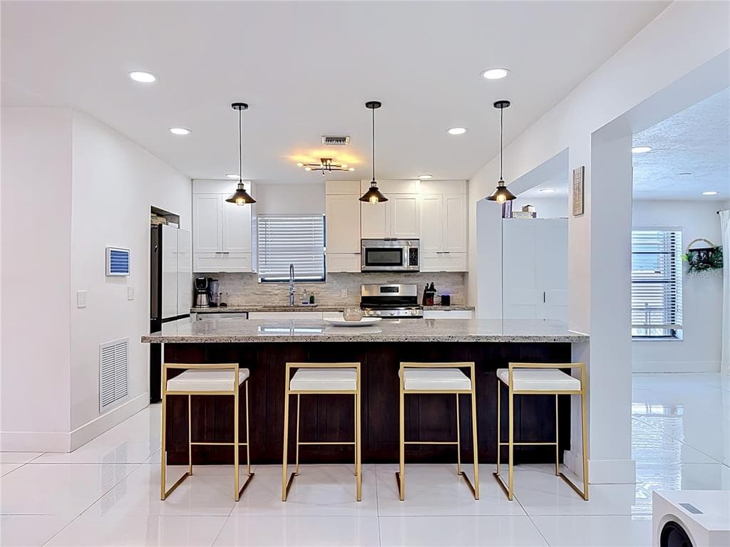 821 83RD ST, MIAMI BEACH, FL 33141 — zdjęcie 5