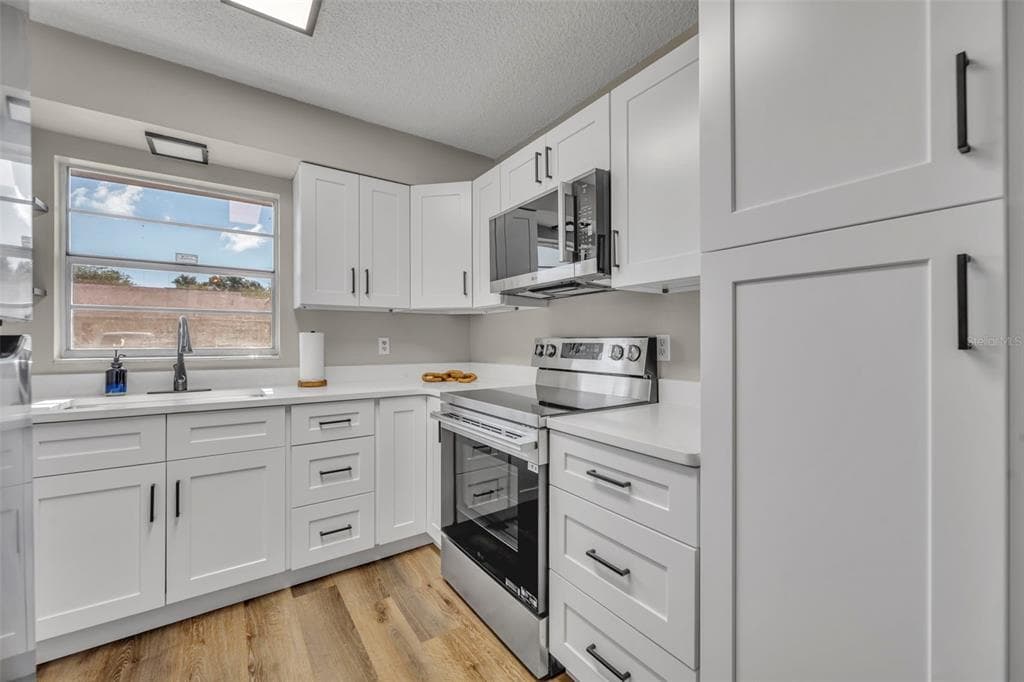 2 VILLA VILLAR COURT # 20, DELAND, FL 32724