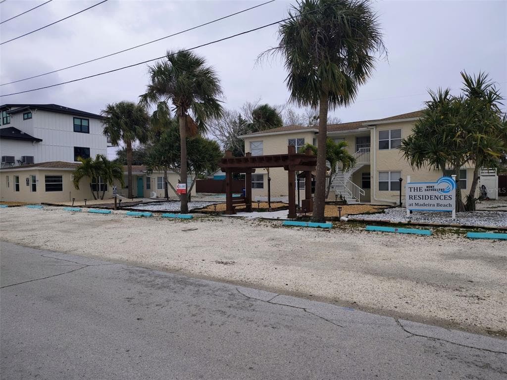 115 145TH AVENUE E # 6, MADEIRA BEACH, FL 33708