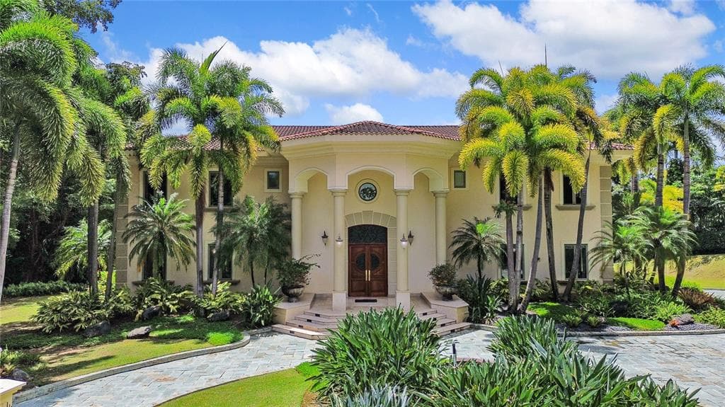 17 Calle Durazno URBANIZACION SAN PATRICIO, GUAYNABO, PR 00968