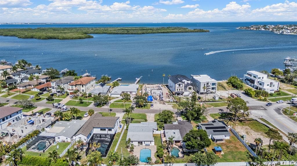 6300 BAYOU GRANDE BOULEVARD NE, ST PETERSBURG, FL 33702 — zdjęcie 4