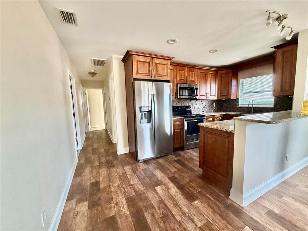 2131 W BAY DRIVE # B, LARGO, FL 33770 — zdjęcie 4