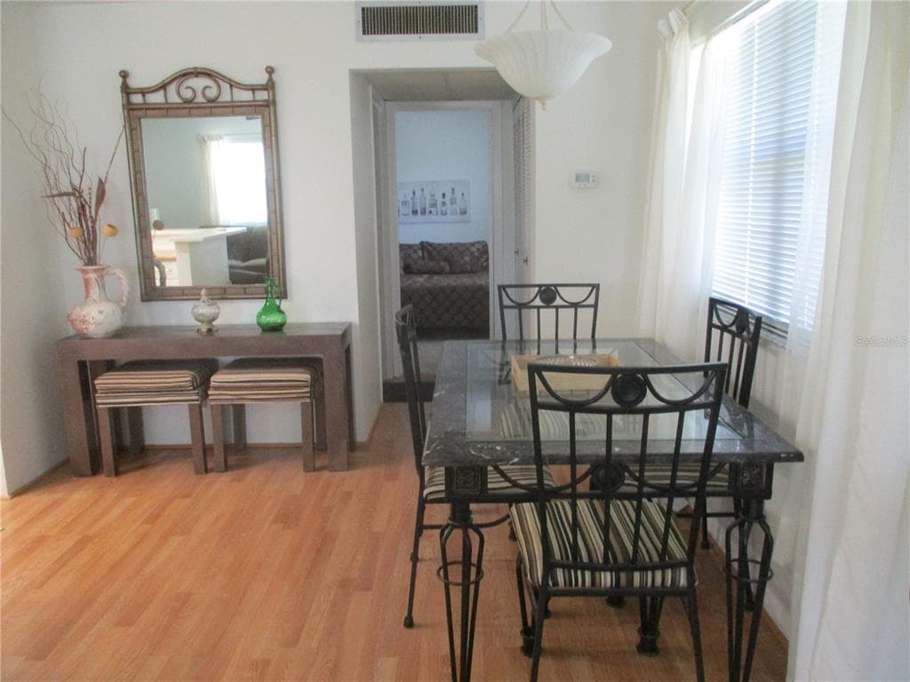 101 CAMBRIDGE TRAIL # 211, SUN CITY CENTER, FL 33573 — zdjęcie 4