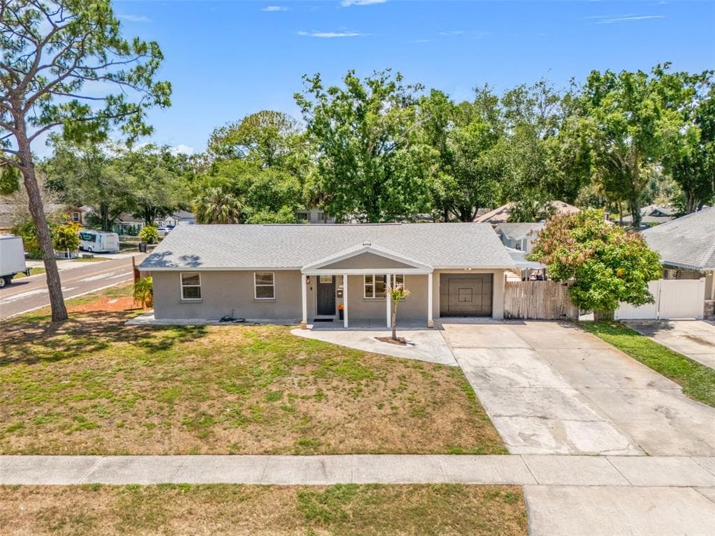 6802 CRESTHILL COURT, TAMPA, FL 33615