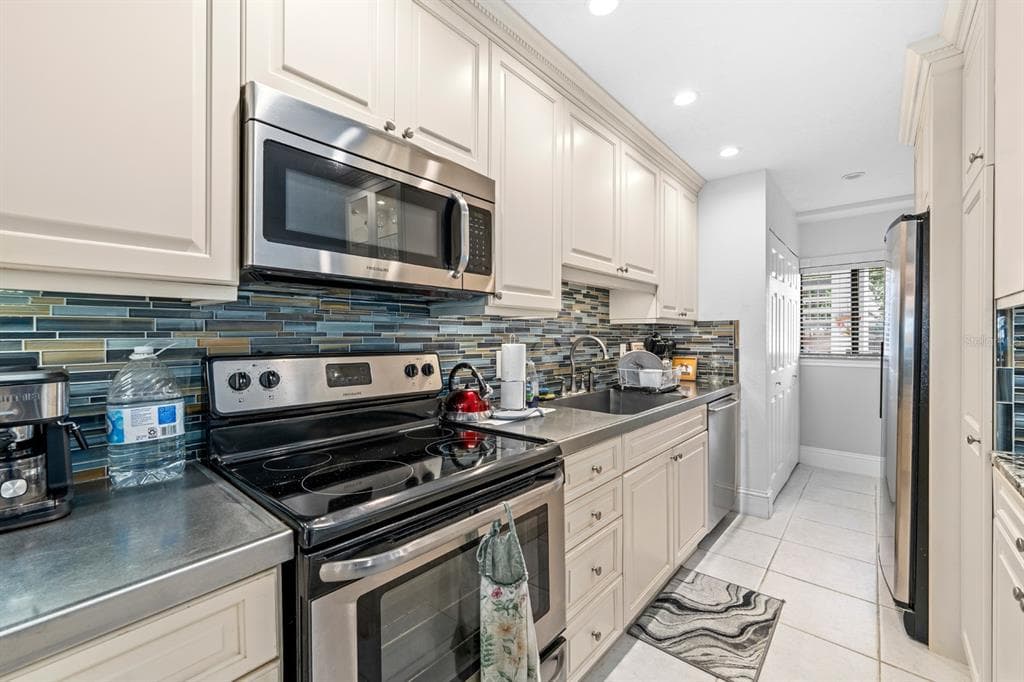 816 BAHIA DEL SOL DRIVE # 23, RUSKIN, FL 33570 — zdjęcie 2