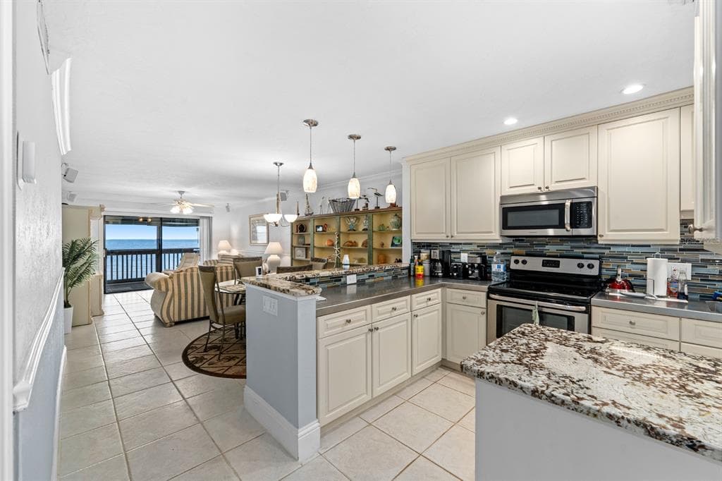 816 BAHIA DEL SOL DRIVE # 23, RUSKIN, FL 33570 — zdjęcie 3