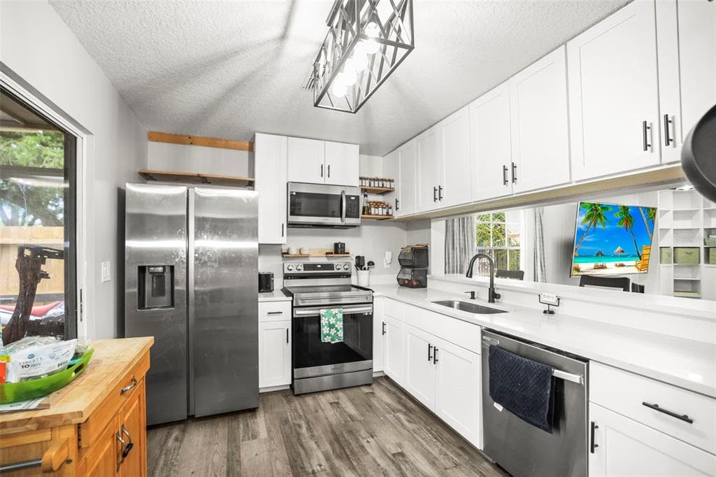 933 HAMILTON COURT, PALM HARBOR, FL 34683 — zdjęcie 4