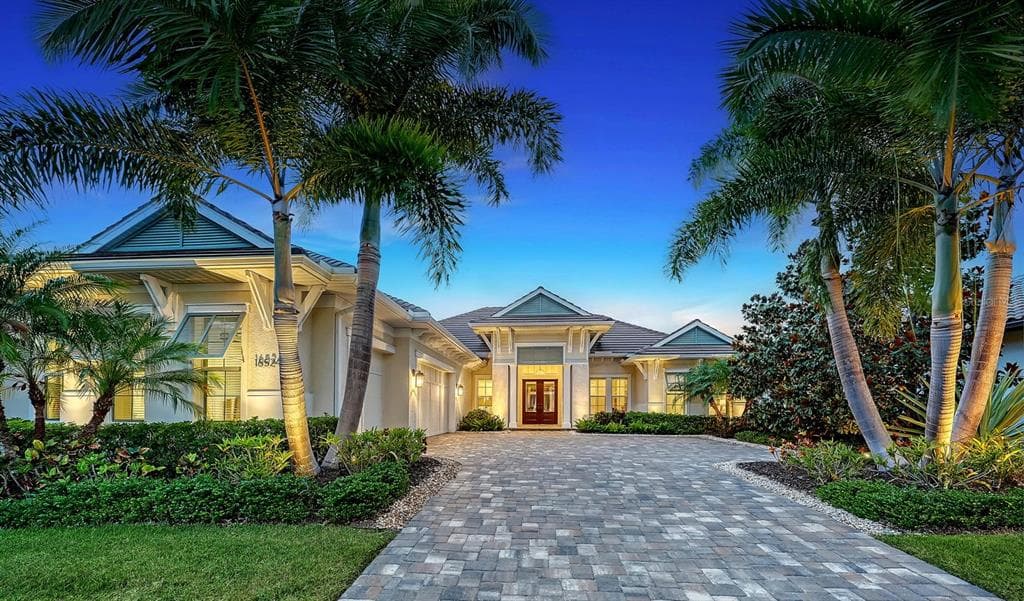 16524 KENDLESHIRE TERRACE, LAKEWOOD RANCH, FL 34202
