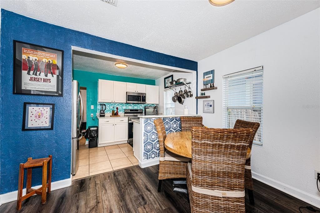 547 15TH STREET N, ST PETERSBURG, FL 33705 — zdjęcie 3