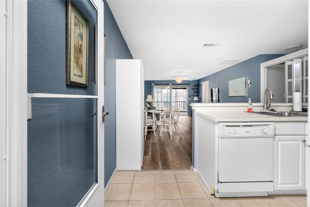 25100 SANDHILL BOULEVARD # G204, PUNTA GORDA, FL 33983 — zdjęcie 3