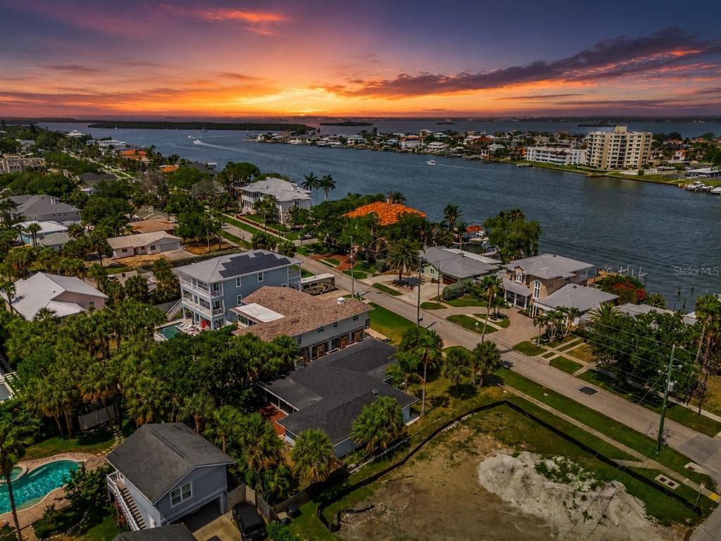 730 BAY ESPLANADE, CLEARWATER BEACH, FL 33767 — zdjęcie 2