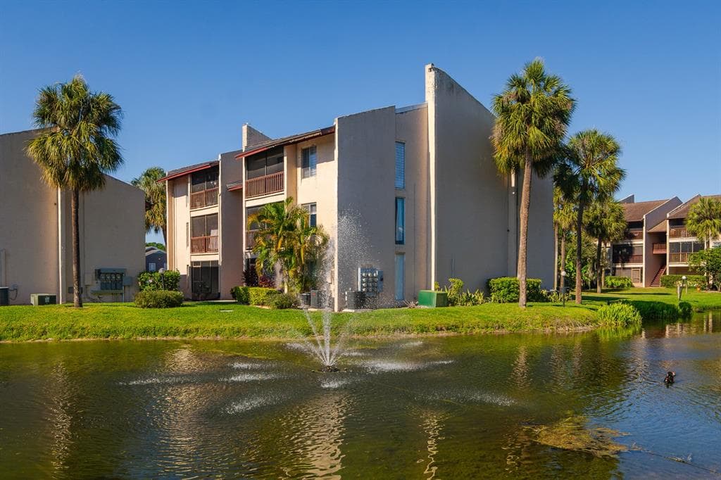 8602 CHAMPLAIN COURT # 93, TAMPA, FL 33614