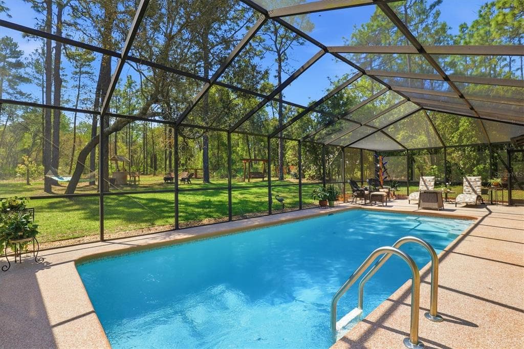 9032 BIRMINGHAM AVENUE, WEEKI WACHEE, FL 34613 — zdjęcie 2