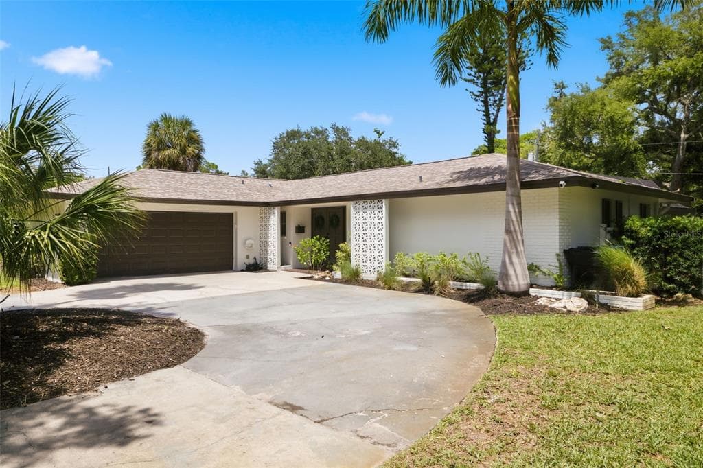 747 SABAL COURT S, ST PETERSBURG, FL 33705 — zdjęcie 3