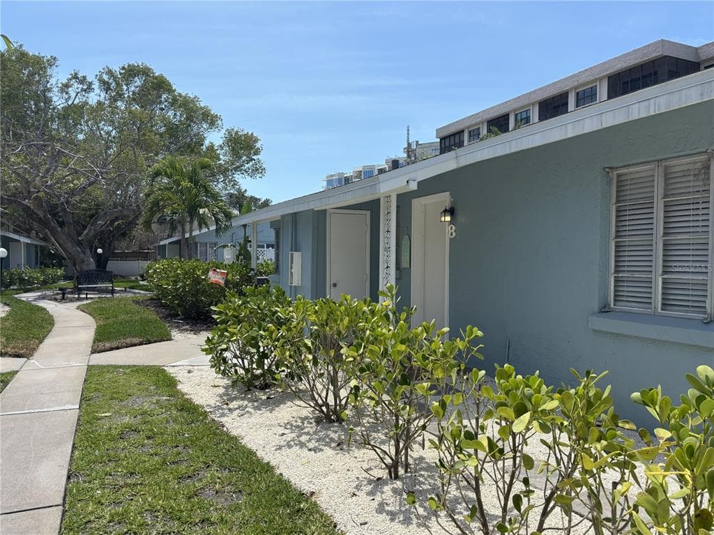170 ROOSEVELT DRIVE # 8, SARASOTA, FL 34236
