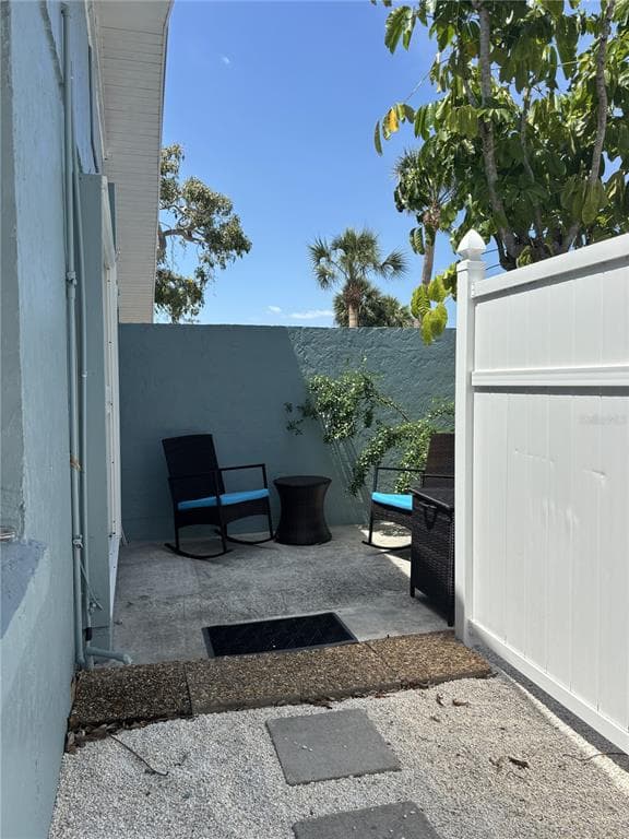 170 ROOSEVELT DRIVE # 8, SARASOTA, FL 34236 — zdjęcie 4