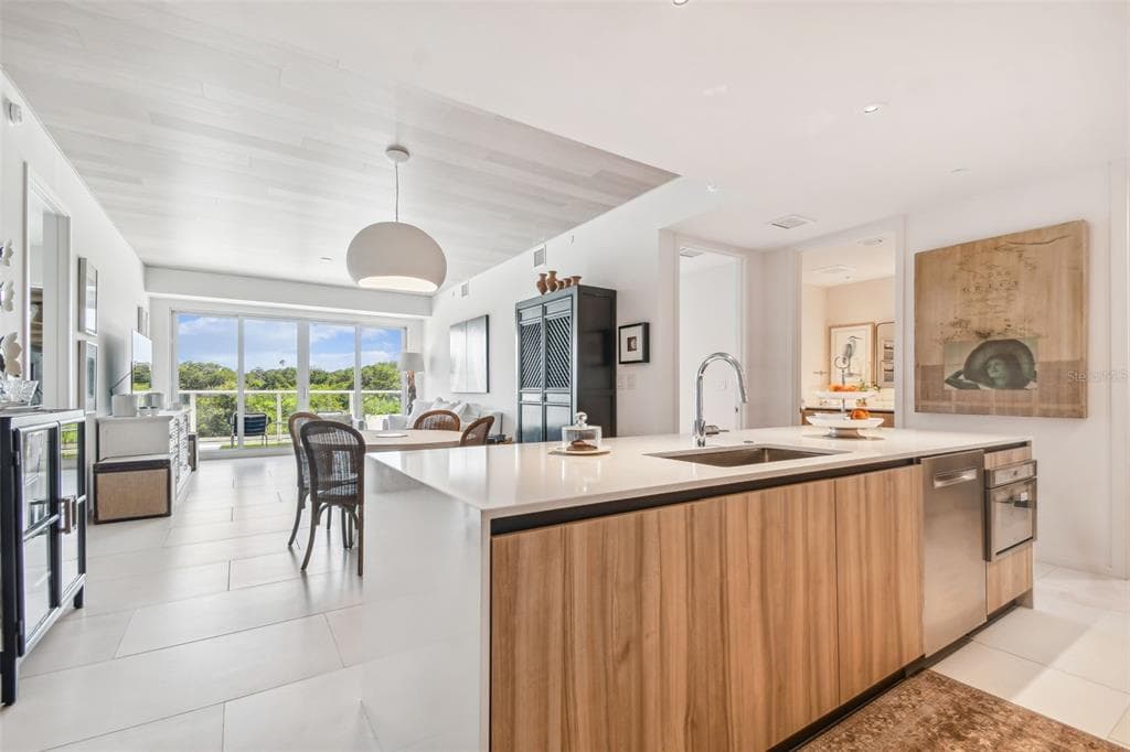 1020 SUNSET POINT ROAD # 111, CLEARWATER, FL 33755 — zdjęcie 4