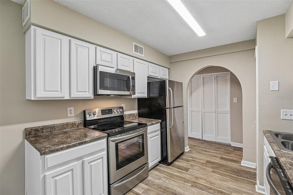 100 E OAK TERRACE DRIVE # D2, LEESBURG, FL 34748 — zdjęcie 5