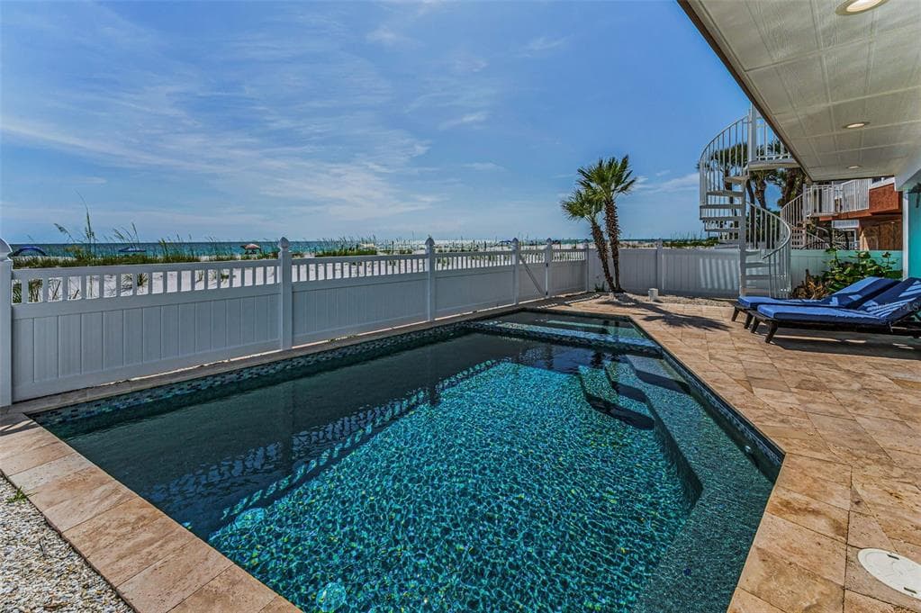 13303 GULF LANE, MADEIRA BEACH, FL 33708 — zdjęcie 3
