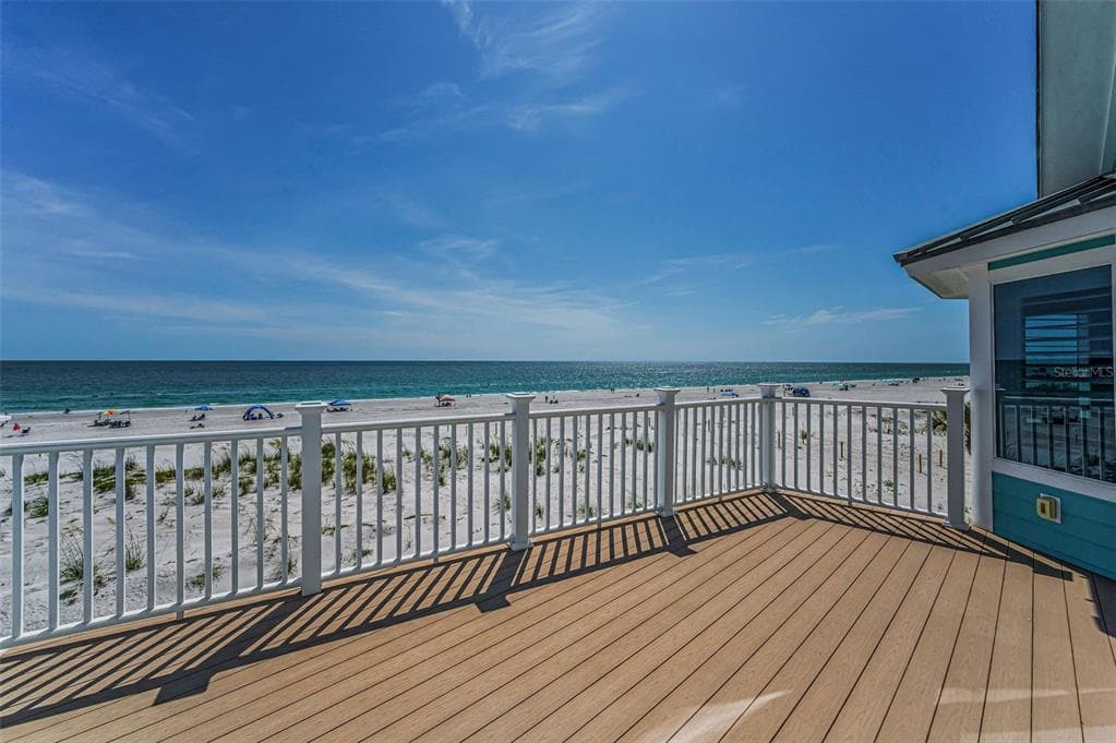 13303 GULF LANE, MADEIRA BEACH, FL 33708 — zdjęcie 4