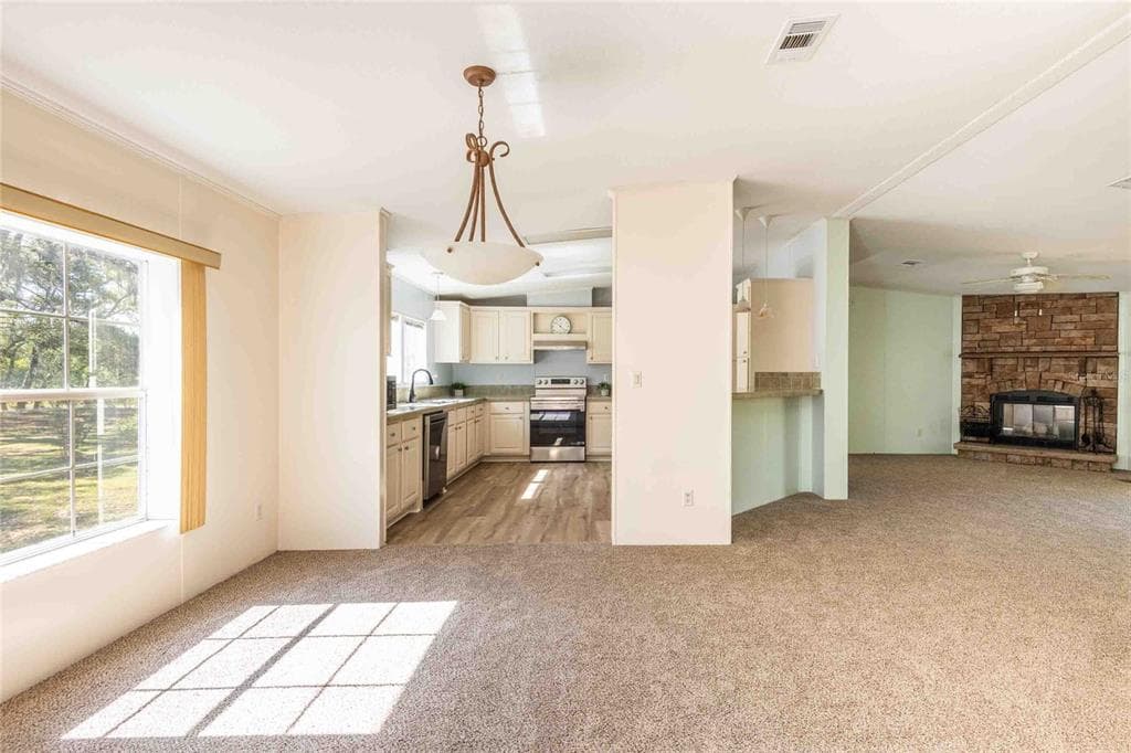 14221 HURRICANE DRIVE, WEEKI WACHEE, FL 34614 — zdjęcie 4