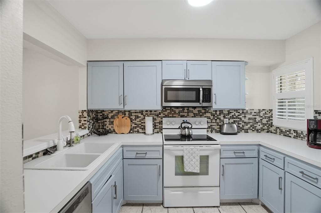 5557 SEA FOREST DRIVE # 215, NEW PORT RICHEY, FL 34652 — zdjęcie 2