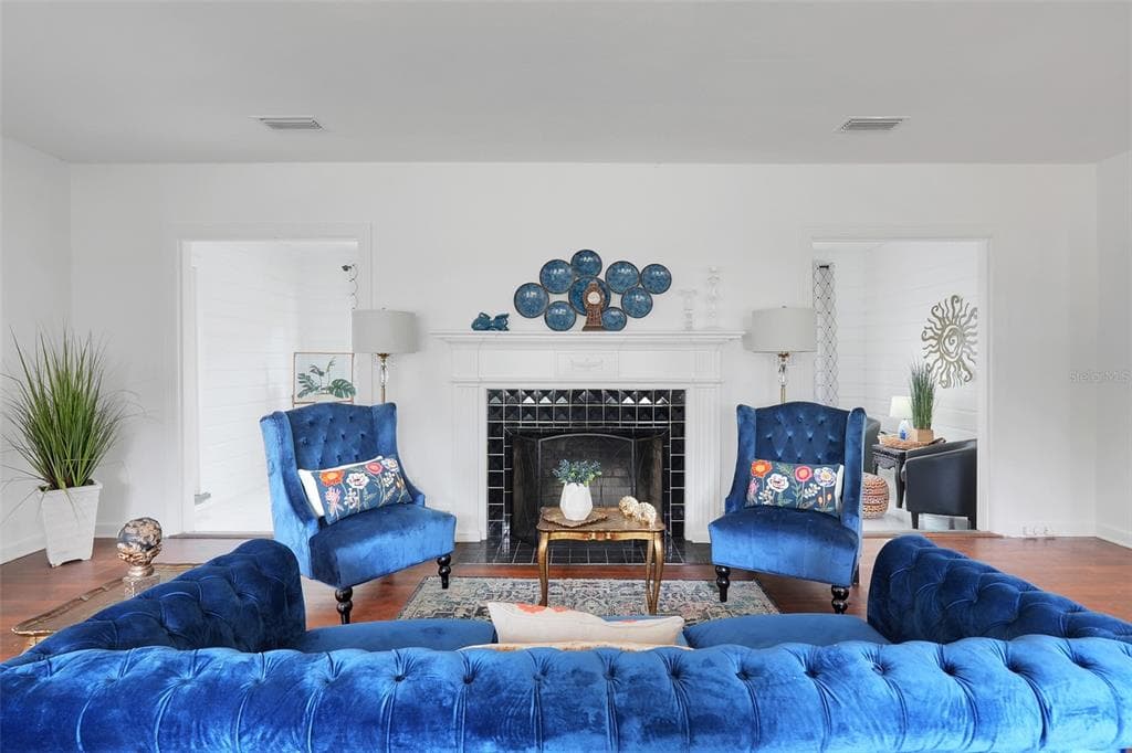504 E CITRUS AVE, EUSTIS, FL 32726 — zdjęcie 2