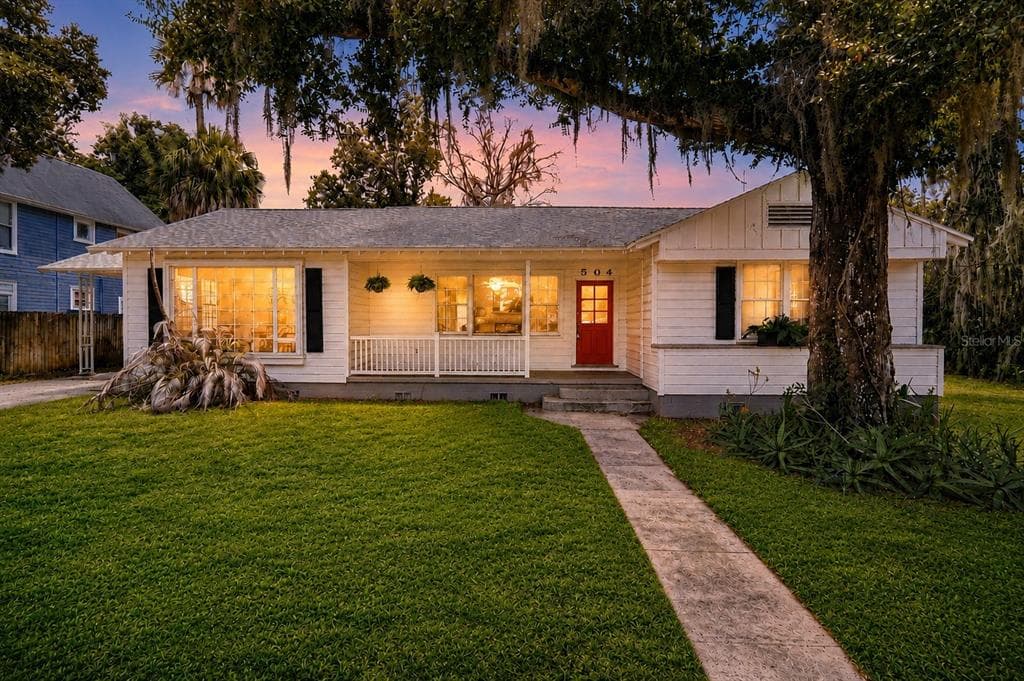 504 E CITRUS AVE, EUSTIS, FL 32726 — zdjęcie 4