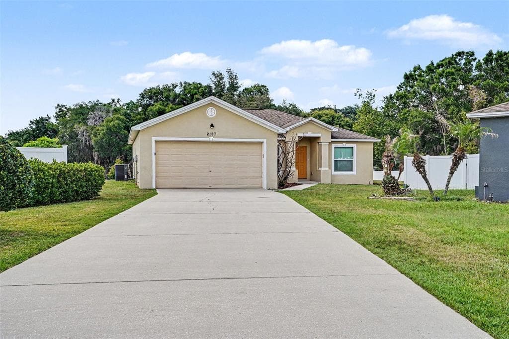 8187 WOODVINE CIRCLE, LAKELAND, FL 33810