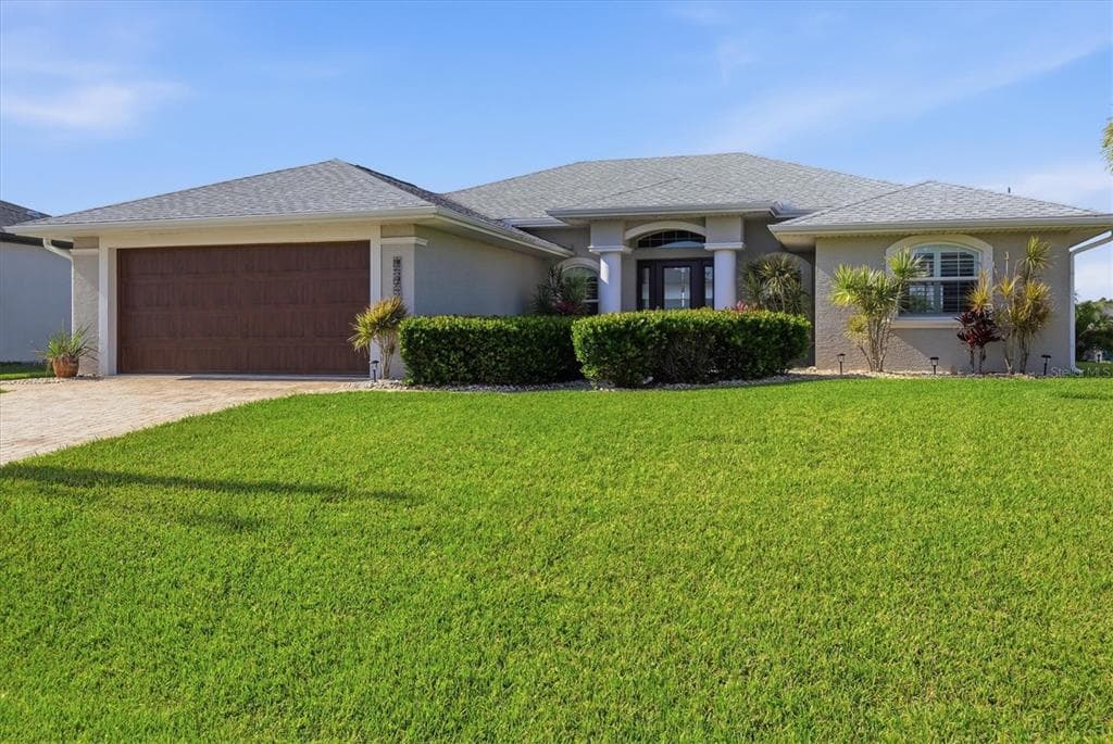 15738 APPLEWHITE CIRCLE, PORT CHARLOTTE, FL 33981
