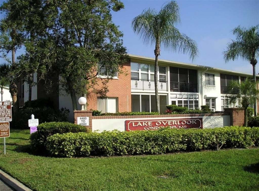 4500 OVERLOOK DRIVE NE # 107, ST PETERSBURG, FL 33703