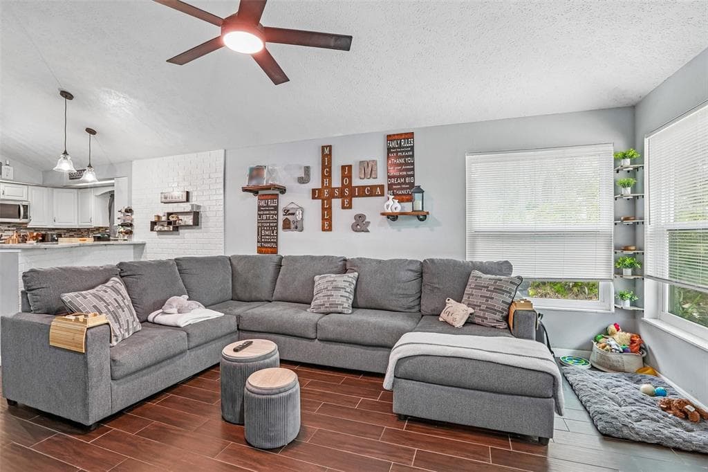 4001 BAINWOOD COURT, TAMPA, FL 33614 — zdjęcie 4